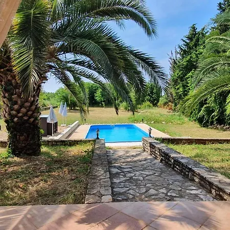 House Andrea With Pool Umag