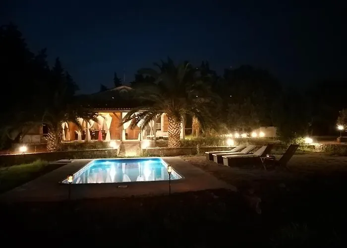 House Andrea With Pool Vikendica *